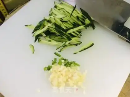 Make The cucumber