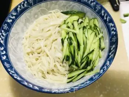 Make The cucumber