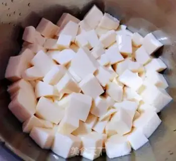 Make Eggs, tofu sausage soup step 3