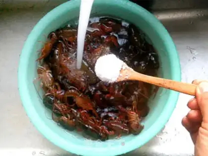 Make Crawfish noodles step 0