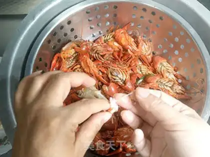 Make Crawfish noodles step 3