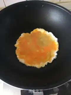 Make Pyramid fried eggs step 2