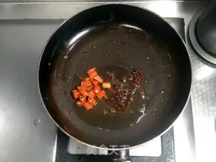 Make Crawfish noodles step 8