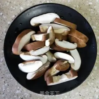 Make Beetle and mushrooms step 1