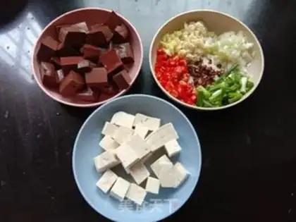 Make Spicy pig blood tofu step 0