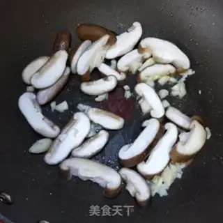 Make Beetle and mushrooms step 4