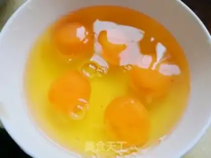 Make Fried eggs step 4
