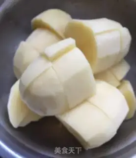 Make Tomato potato fangs step 3