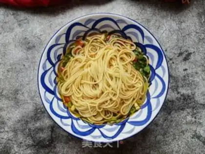 Make Spicy egg noodles step 7