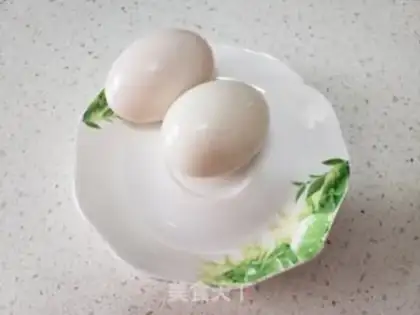 Make Tomato fried duck eggs step 0