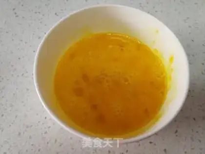 Make Tomato fried duck eggs step 2