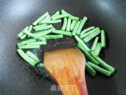 Make ♪ Four seasons of beans to fry ♪ step 1