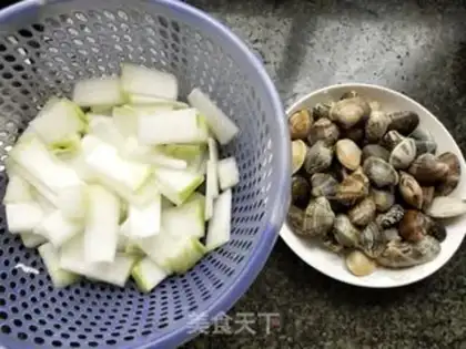 Make Flowers and melon soup step 0