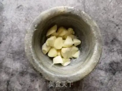 Make Garlic cucumber flowers step 2