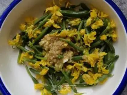 Make Garlic cucumber flowers step 6