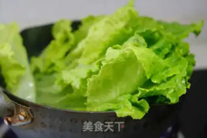 Make Low fat vegetable rolls step 2