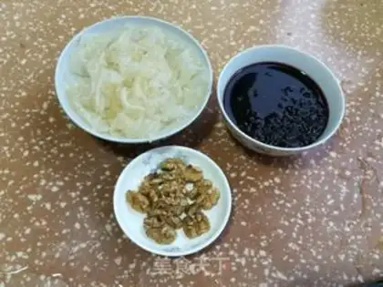 Make Black walnuts with silver ears step 0