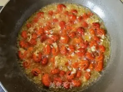 Make 13 fragrances of lobster tail step 2