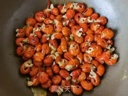 Make 13 fragrances of lobster tail step 7