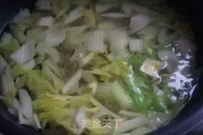 Make Celery with white wood step 4