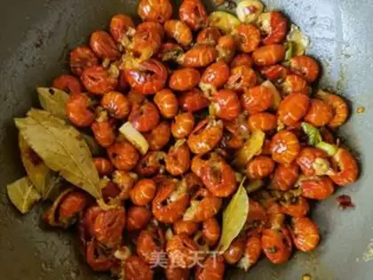 Make 13 fragrances of lobster tail step 10