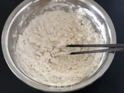 Make Shrimp omelet egg pie step 1