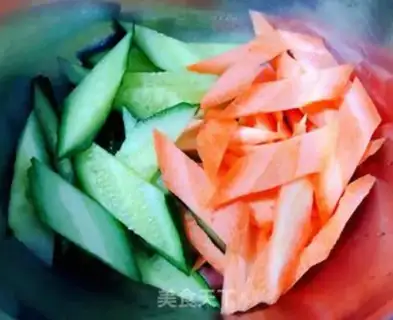 Make cucumber carrots for mushrooms step 1