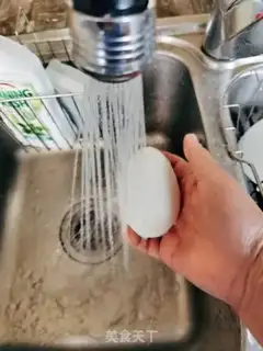 Make The grilled goose eggs step 1