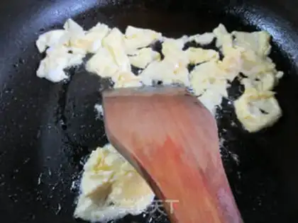 Make Eggs, cabbage, tofu soup step 2
