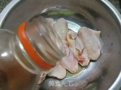 Make In the greasy wings step 4