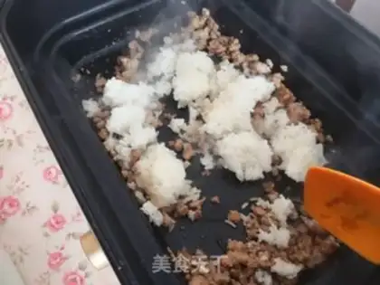Make Burn pork and fried rice step 4