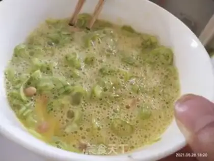 Make Soyhorned eggs step 1