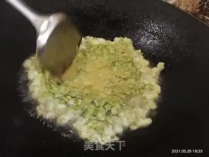 Make Soyhorned eggs step 2