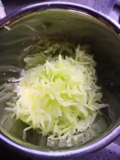 Make Scrambled eggs step 1