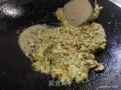 Make Soyhorned eggs step 3