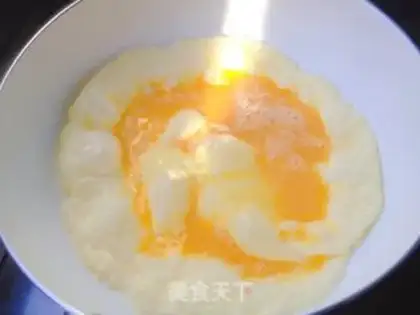 Make Jasmine fried eggs step 2