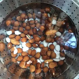 Make Homemade almond milk step 0
