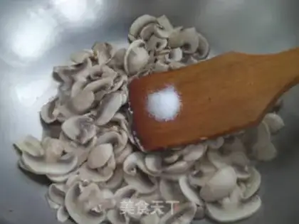 Make Eggs and mouths step 4