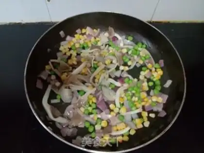 Make Plum mushrooms, corn beans step 3