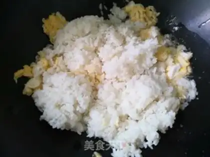 Make Egg fried rice step 3