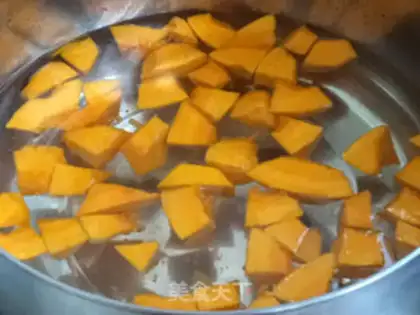 Make Goose egg pumpkin porridge step 6