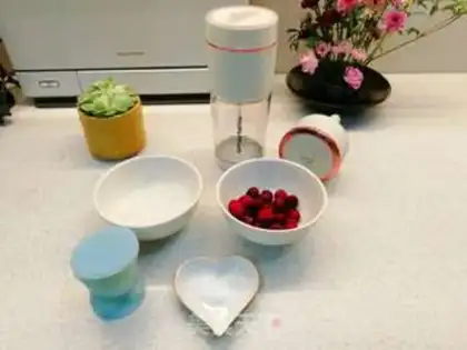Make The cranberry juice bubbles step 0
