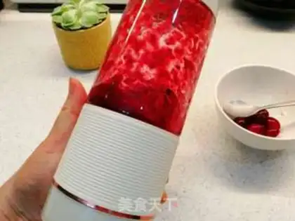 Make The cranberry juice bubbles step 2