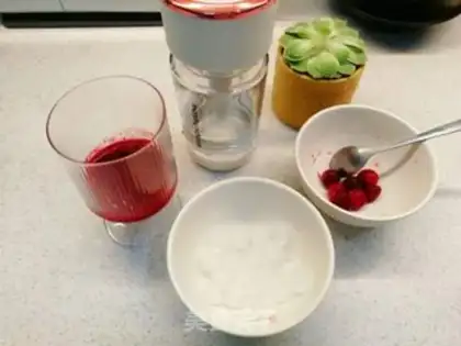 Make The cranberry juice bubbles step 3