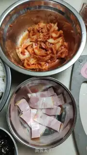 Make Pickle bacon cheese fried rice step 1