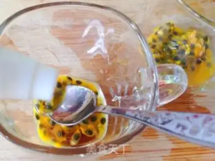 Make A bee of vanilla fruit step 2