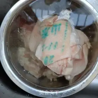 Make Pork-skin-burning potato step 0