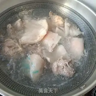 Make Pork-skin-burning potato step 1