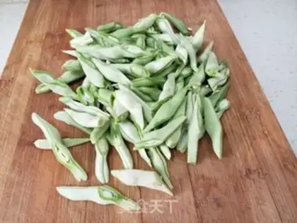 Make Four seasons of beans and sausage step 4