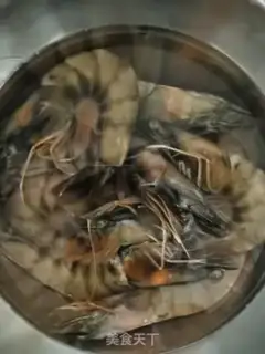 Make The shrimp meets the broccoli step 0